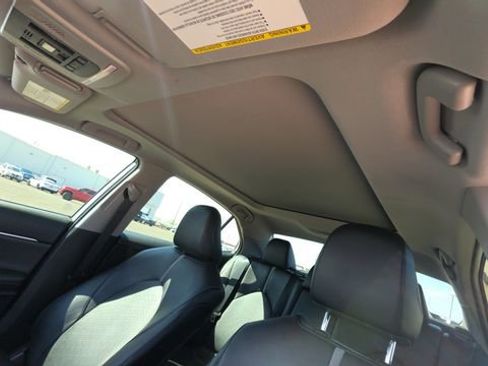 Used 2021 Toyota Camry XSE image 15