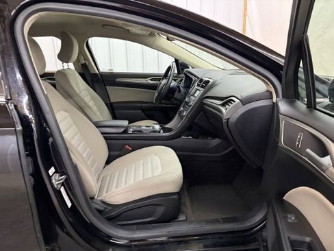 Used 2018 Ford Fusion S image 20