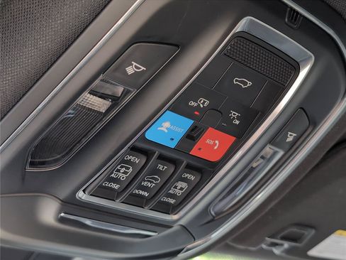 Used 2025 Jeep Grand Cherokee L Limited w/ Luxury Tech Group II RWD image 22