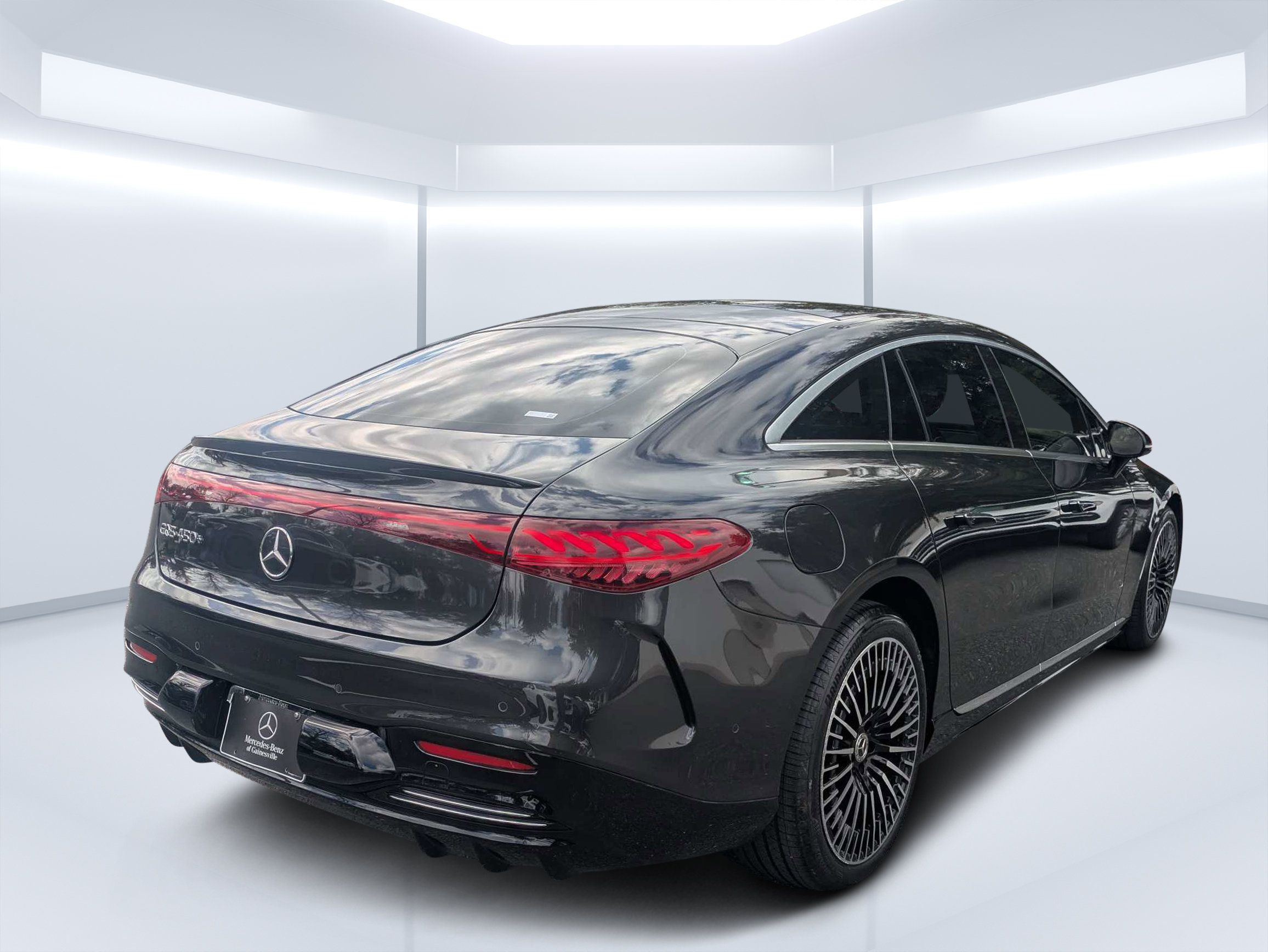 Used 2022 Mercedes-Benz EQS 450+ Sedan image 3