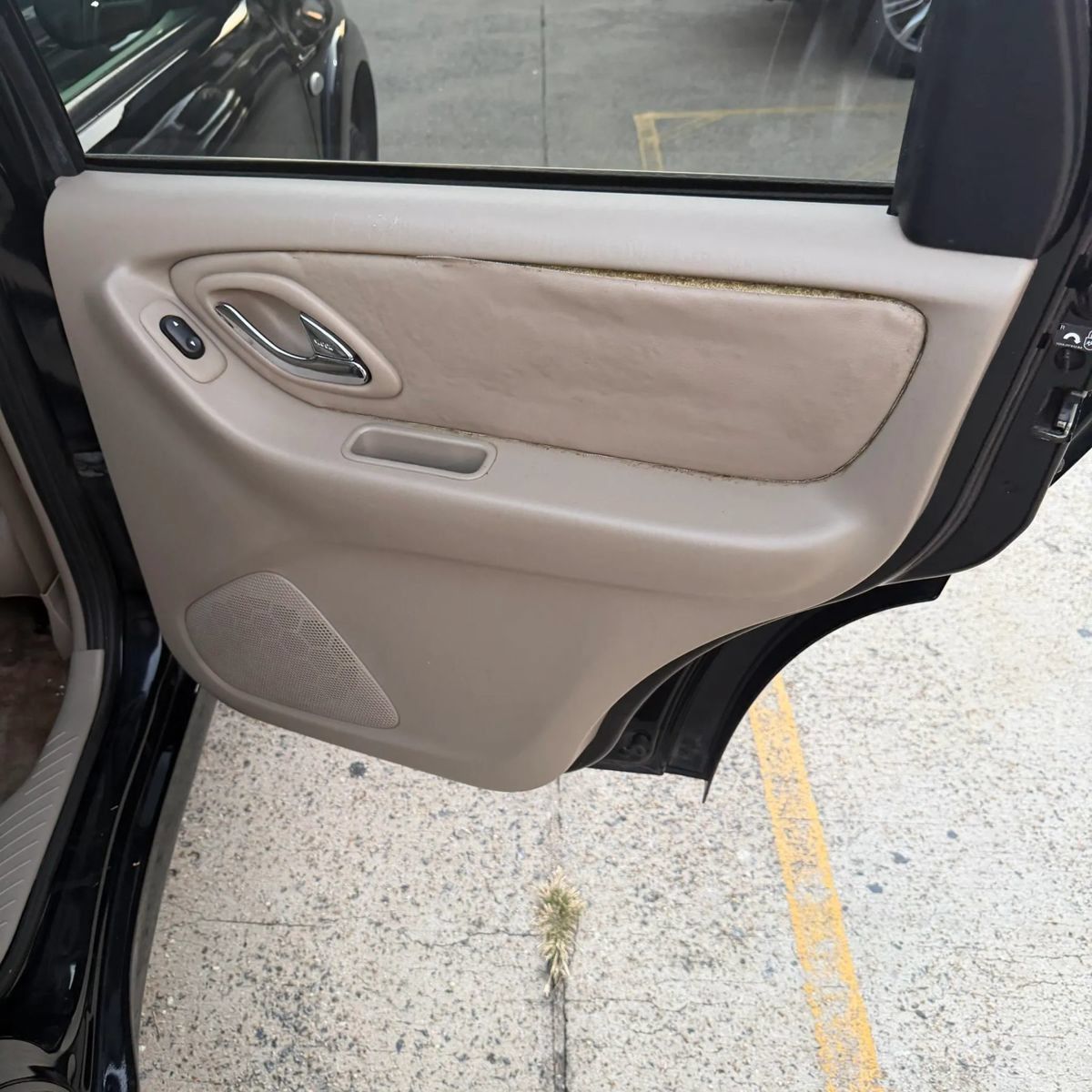 Used 2005 MAZDA Tribute s FWD image 13