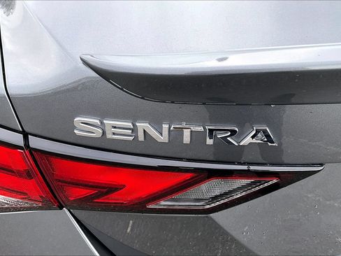 Used 2023 Nissan Sentra SR FWD image 7