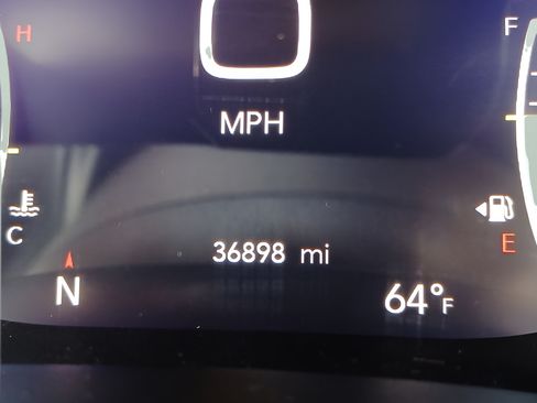 Used 2020 Chrysler Pacifica Touring w/ Advanced Safetytec Group FWD image 15