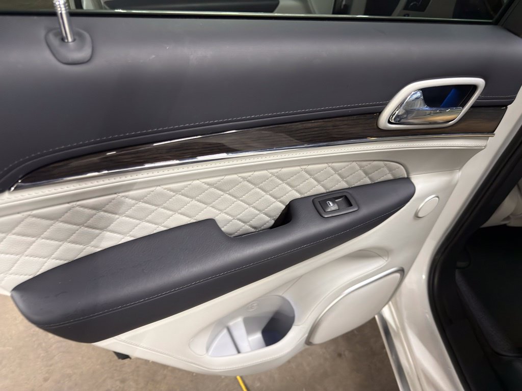 Used 2021 Jeep Grand Cherokee Summit AWD/4WD image 29