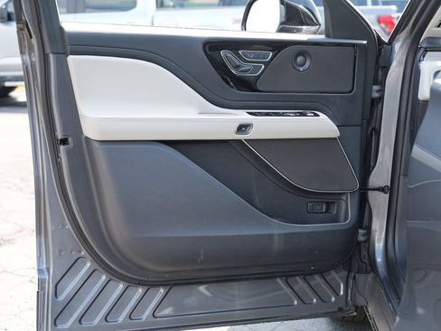Used 2025 Lincoln Aviator Reserve w/ Illumination Package AWD/4WD image 14