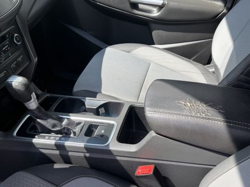 Used 2017 Ford Escape SE FWD image 19