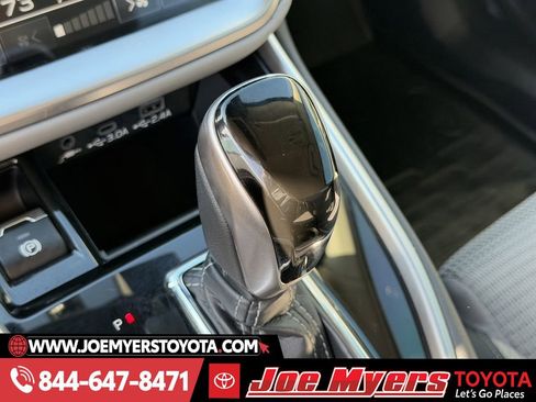 Used 2025 Subaru Outback Premium w/ Popular Package #1A image 19