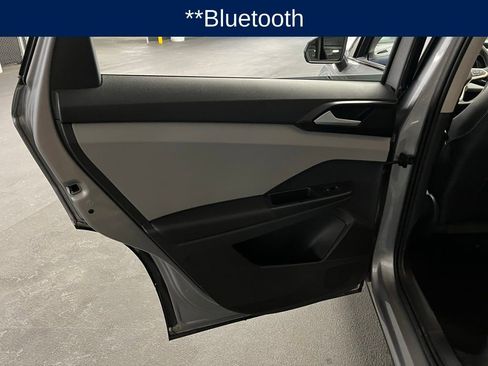 Used 2022 Volkswagen Taos SE image 18