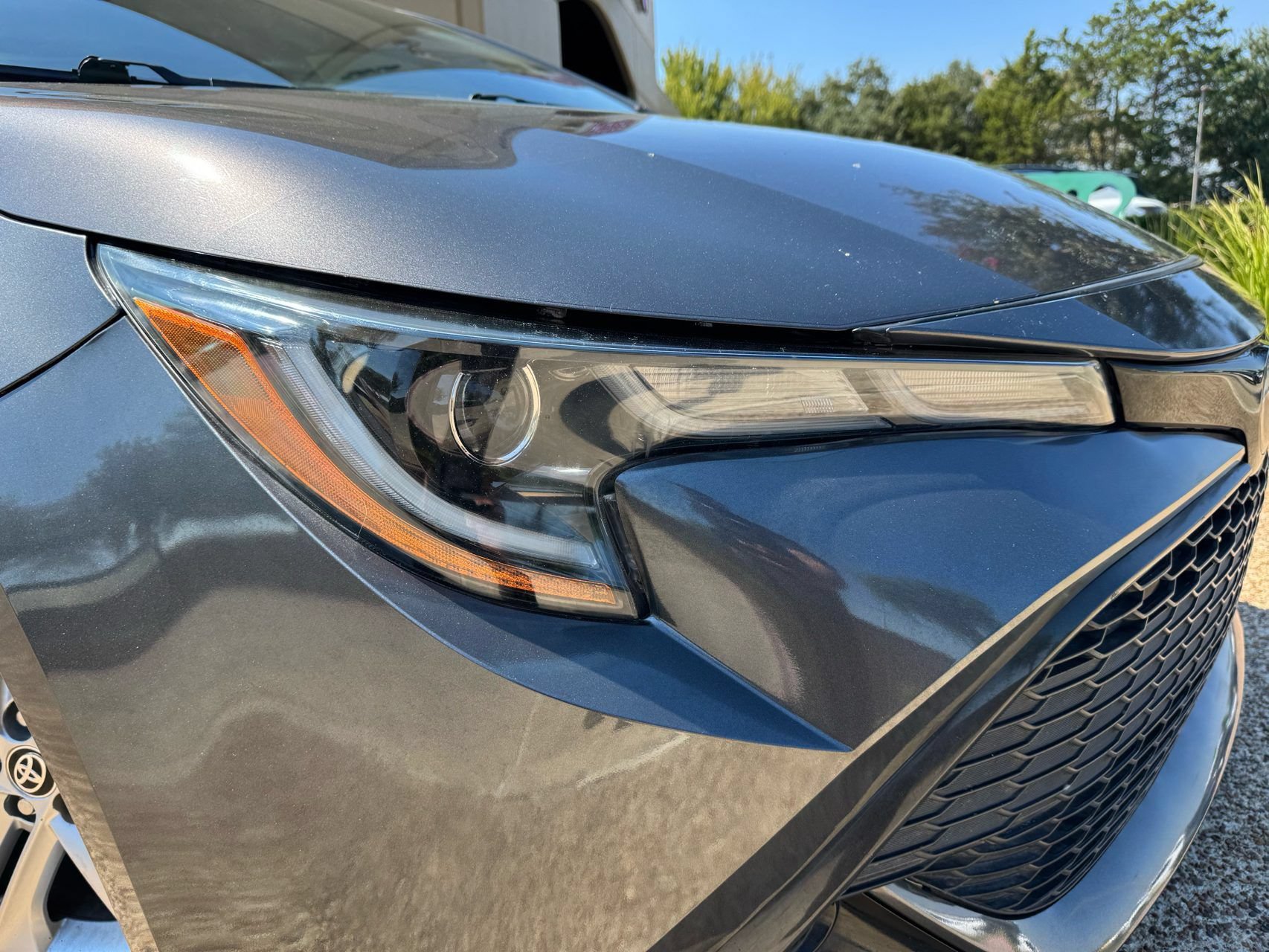 Used 2022 Toyota Corolla SE FWD image 2