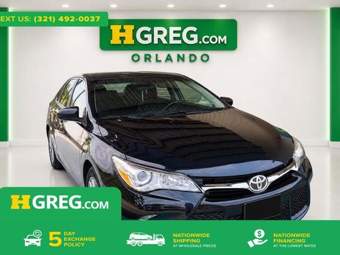 Used 2017 Toyota Camry SE FWD image 1