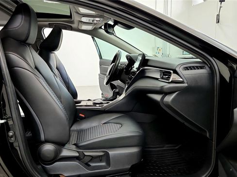 Used 2022 Toyota Camry SE image 15