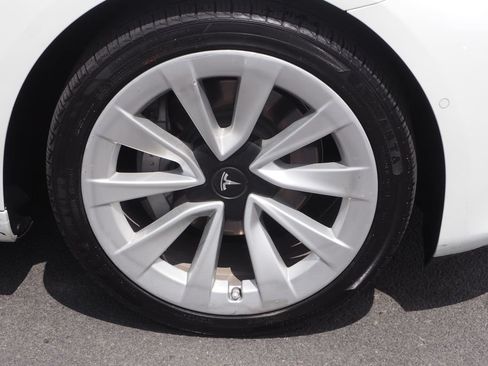 Used 2022 Tesla Model 3 Long Range AWD/4WD image 10