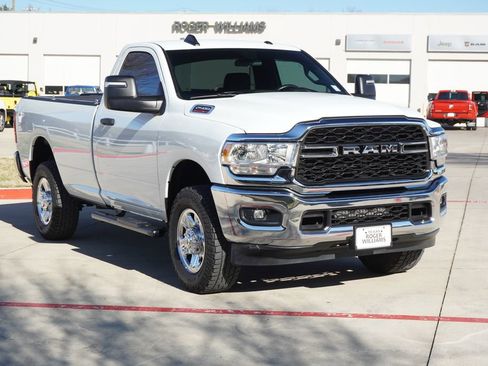 Used 2024 RAM 2500 Tradesman w/ Chrome Appearance Group image 6