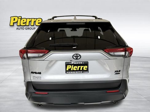Used 2025 Toyota RAV4 XLE AWD/4WD image 3