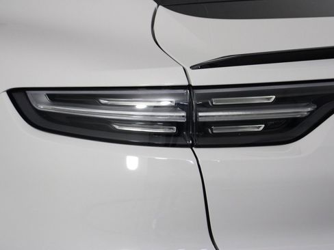Used 2022 Porsche Cayenne Turbo AWD/4WD image 21