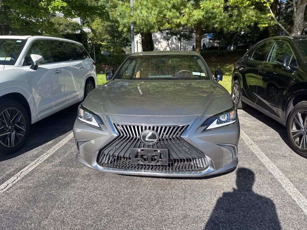 Used 2021 Lexus ES 350 w/ Premium Package FWD image 2