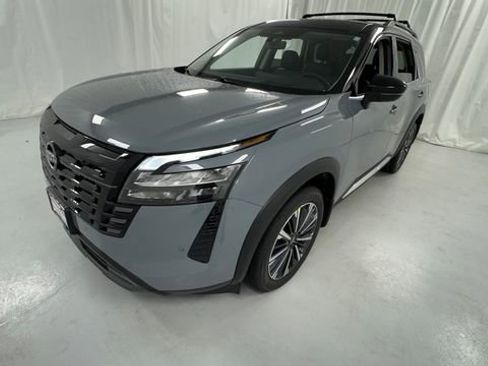 New 2026 Nissan Pathfinder Platinum w/ Lighting Package AWD/4WD image 7