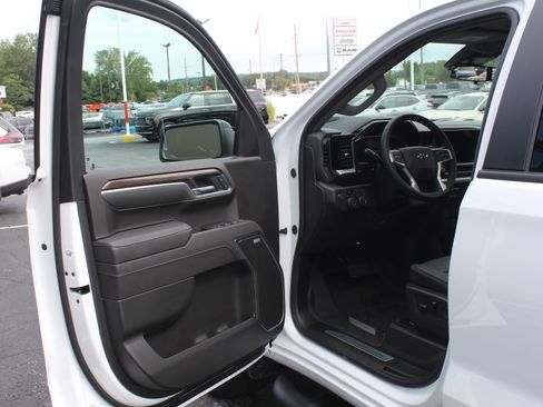 New 2026 Chevrolet Silverado 1500 RST w/ Redline Edition AWD/4WD image 10