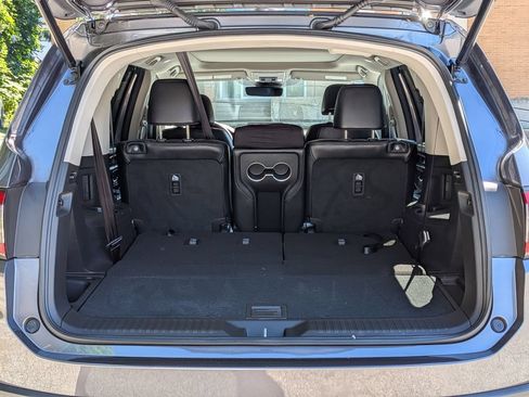 Used 2025 Honda Pilot Touring image 6