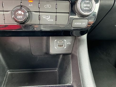 Used 2024 Jeep Compass Latitude AWD/4WD image 15