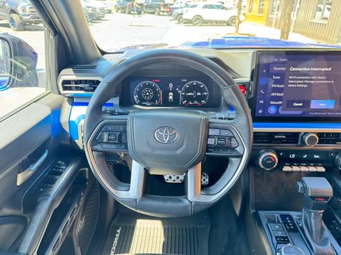 Used 2025 Toyota Tacoma TRD Sport AWD/4WD image 14