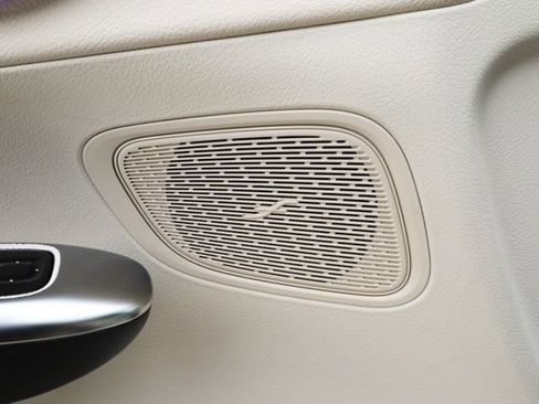 Certified 2025 Mercedes-Benz GLC 300 image 29