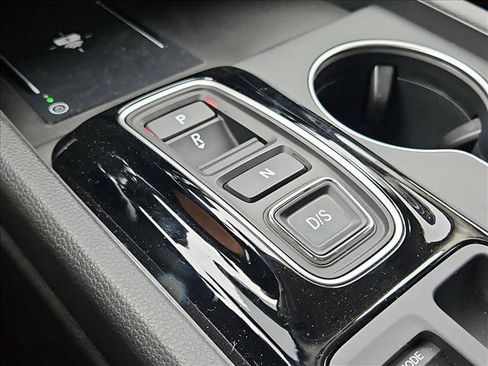 Used 2025 Honda Pilot Elite image 11