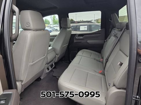 Used 2025 GMC Sierra 1500 SLT RWD image 10