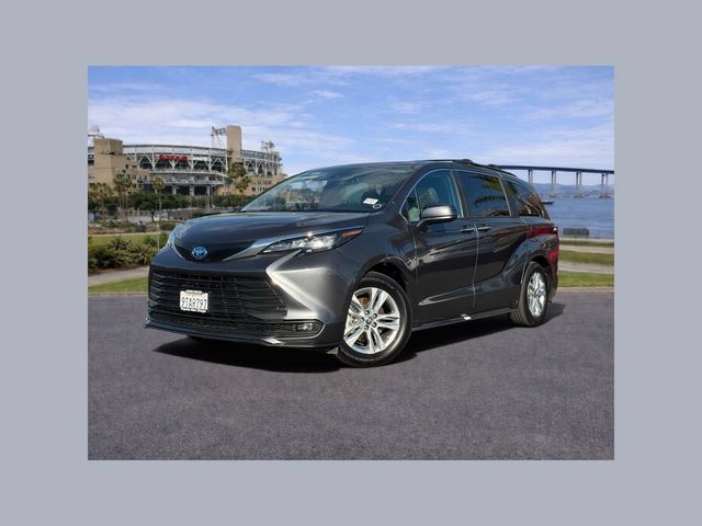 New 2025 Toyota Sienna XLE w/ XLE Plus Package AWD/4WD image 1