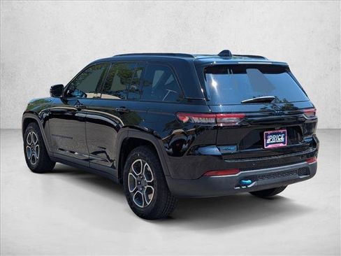 Used 2023 Jeep Grand Cherokee Trailhawk w/ Advanced Protech Group II AWD/4WD image 8