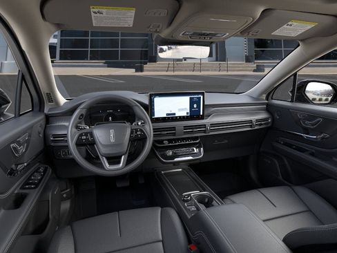 New 2023 Lincoln Corsair Reserve w/ Equipment Group 202A AWD/4WD image 9