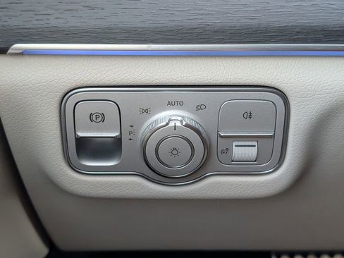 Certified 2022 Mercedes-Benz GLS 450 4MATIC image 21