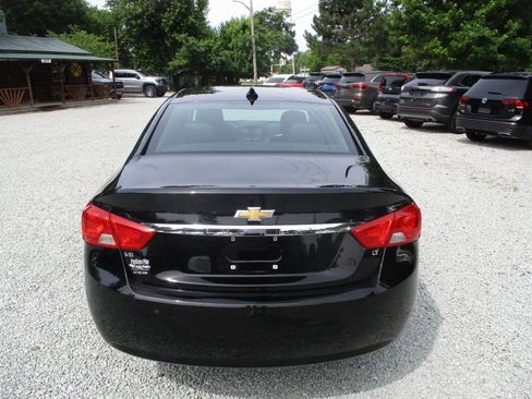 Used 2017 Chevrolet Impala LT FWD image 4