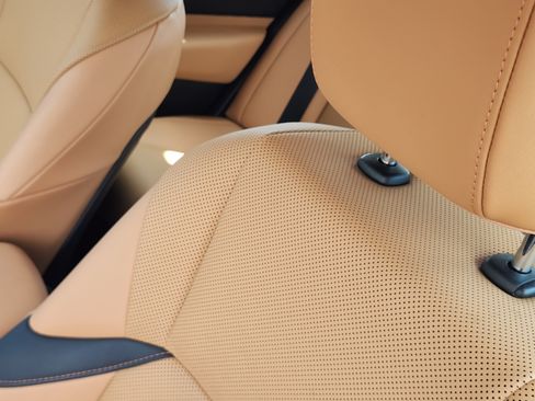 Used 2022 Lexus ES 350 w/ Premium Package FWD image 8