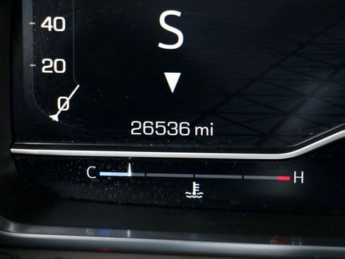 Used 2024 GMC Yukon SLT image 14