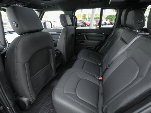 Used 2025 Land Rover Defender 110 S image 16