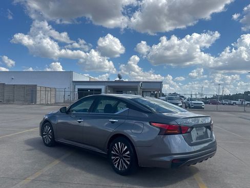 Certified 2025 Nissan Altima 2.5 SV FWD image 15