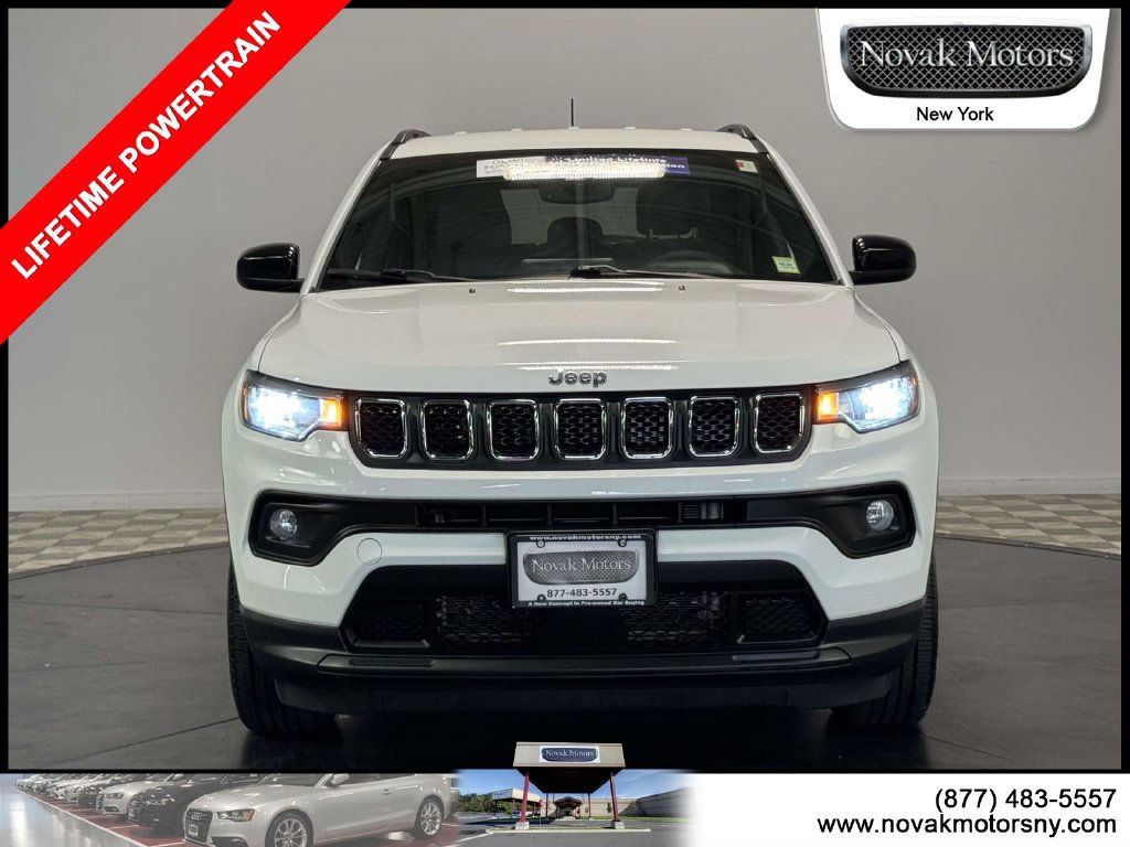 Used 2023 Jeep Compass Latitude AWD/4WD image 2