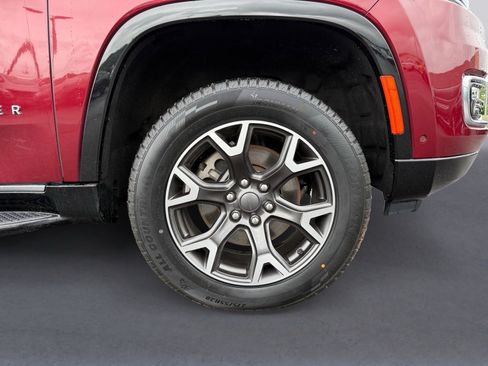 Used 2024 Jeep Wagoneer Series III AWD/4WD image 9