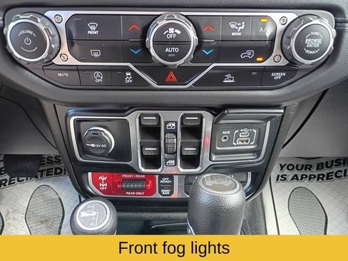 Used 2024 Jeep Wrangler Unlimited Rubicon AWD/4WD image 17