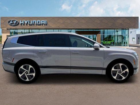 New 2026 Hyundai Ioniq 9 Calligraphy image 9