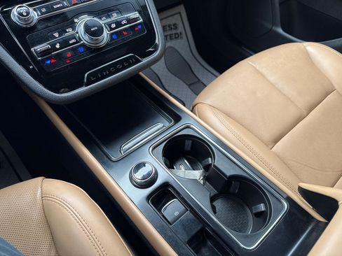 Used 2021 Lincoln Corsair Reserve image 21