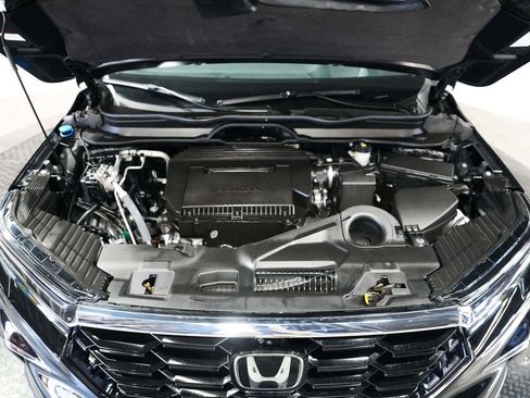 Used 2025 Honda Pilot Elite image 46