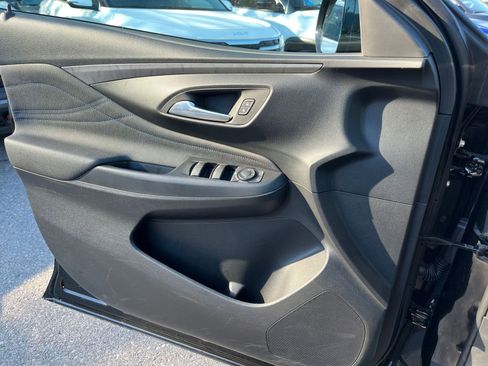 Used 2025 Buick Envista Sport Touring image 20