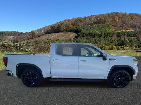 Certified 2025 GMC Sierra 1500 SLT image 8