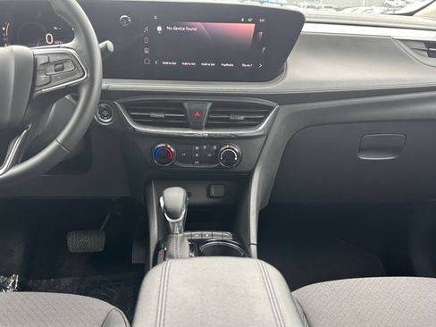 Used 2025 Buick Encore GX Preferred FWD image 17