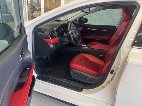 Used 2021 Toyota Camry XSE image 8