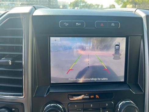 Used 2020 Ford F150 XLT w/ Heavy-Duty Payload Package AWD/4WD image 19