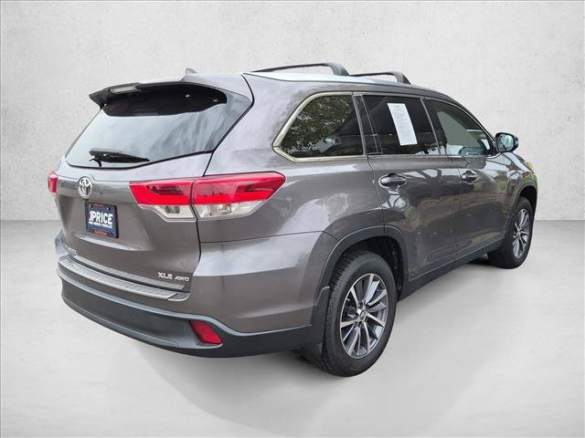 Used 2019 Toyota Highlander XLE AWD/4WD image 5