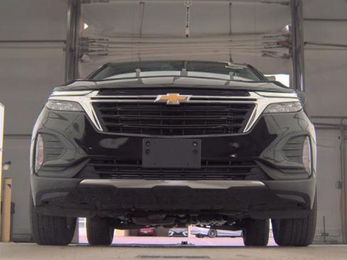 Used 2023 Chevrolet Equinox LT image 3